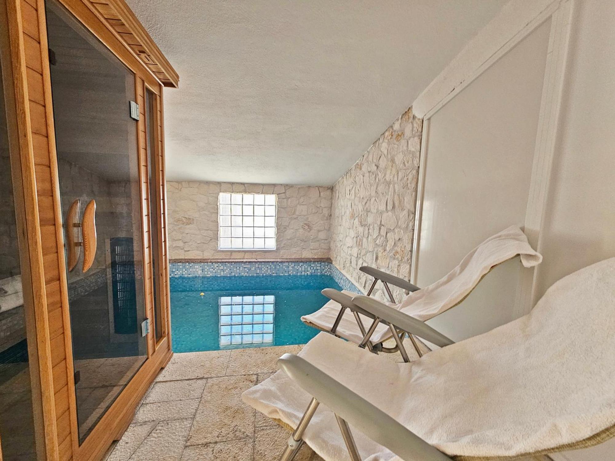Flamingo - House With Private Pool Villa Gornji Seget Eksteriør billede