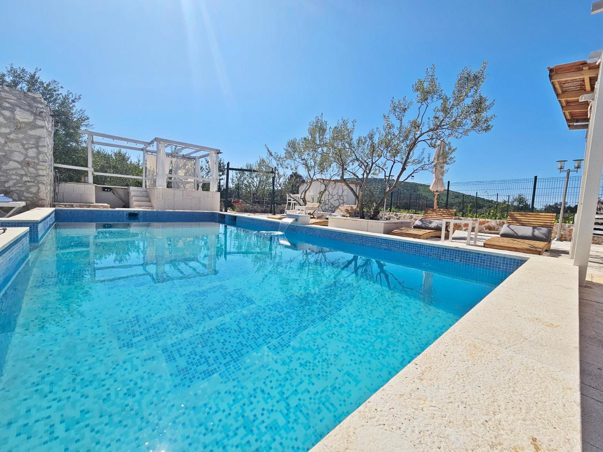 Flamingo - House With Private Pool Villa Gornji Seget Eksteriør billede